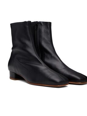 BY FAR Este boots